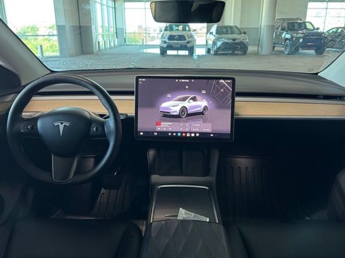 Used 2023 Tesla Model Y Long Range AWD/4WD image 32