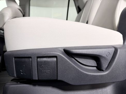 Used 2024 Toyota Grand Highlander AWD image 46