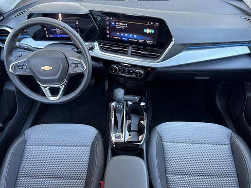 Used 2025 Chevrolet Trax LT w/ Driver Confidence Package image 13