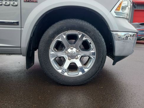 Used 2016 RAM 1500 Laramie w/ Convenience Group image 16