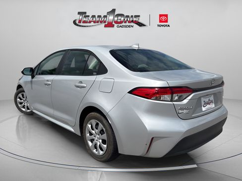 Used 2024 Toyota Corolla LE FWD image 5