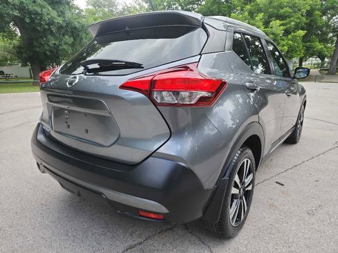 Used 2019 Nissan Kicks SR w/ SR Premium Package FWD image 7