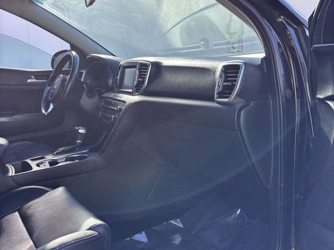 Used 2017 Kia Sportage EX image 16