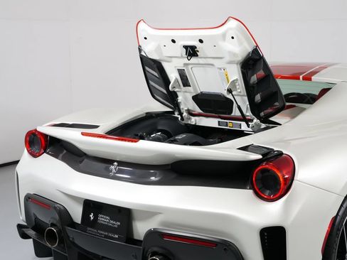 Used 2020 Ferrari 488 Pista Spider RWD image 17