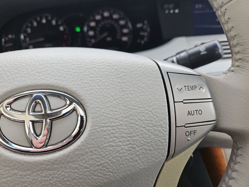 Used 2006 Toyota Avalon XLS image 27