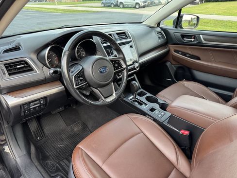 Used 2018 Subaru Outback 3.6R Touring w/ Popular Package #3 image 13