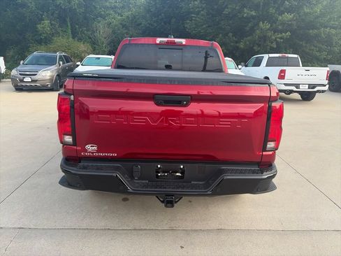 Used 2024 Chevrolet Colorado Z71 w/ Z71 Convenience Package 2 AWD/4WD image 8