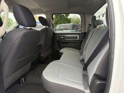 Used 2022 RAM 1500 Classic SLT AWD/4WD image 11