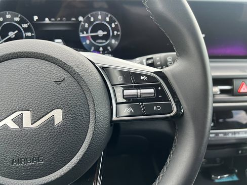 Used 2025 Kia Seltos EX w/ EX Sunroof Package image 18