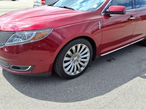Used 2013 Lincoln MKS AWD image 4