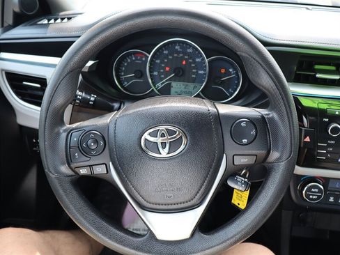 Used 2016 Toyota Corolla LE FWD image 21