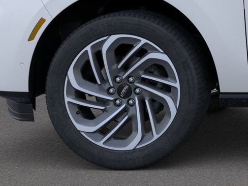 New 2026 Lincoln Navigator Reserve AWD/4WD image 19