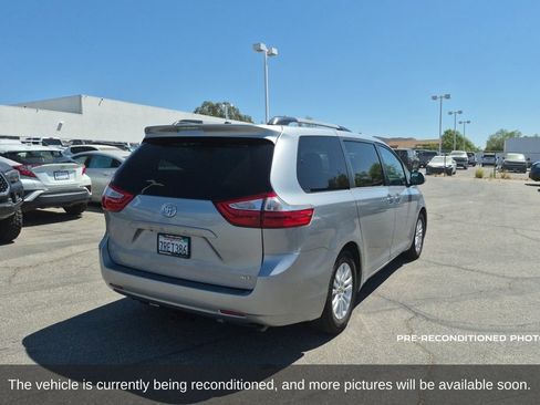 Used 2016 Toyota Sienna XLE FWD image 6