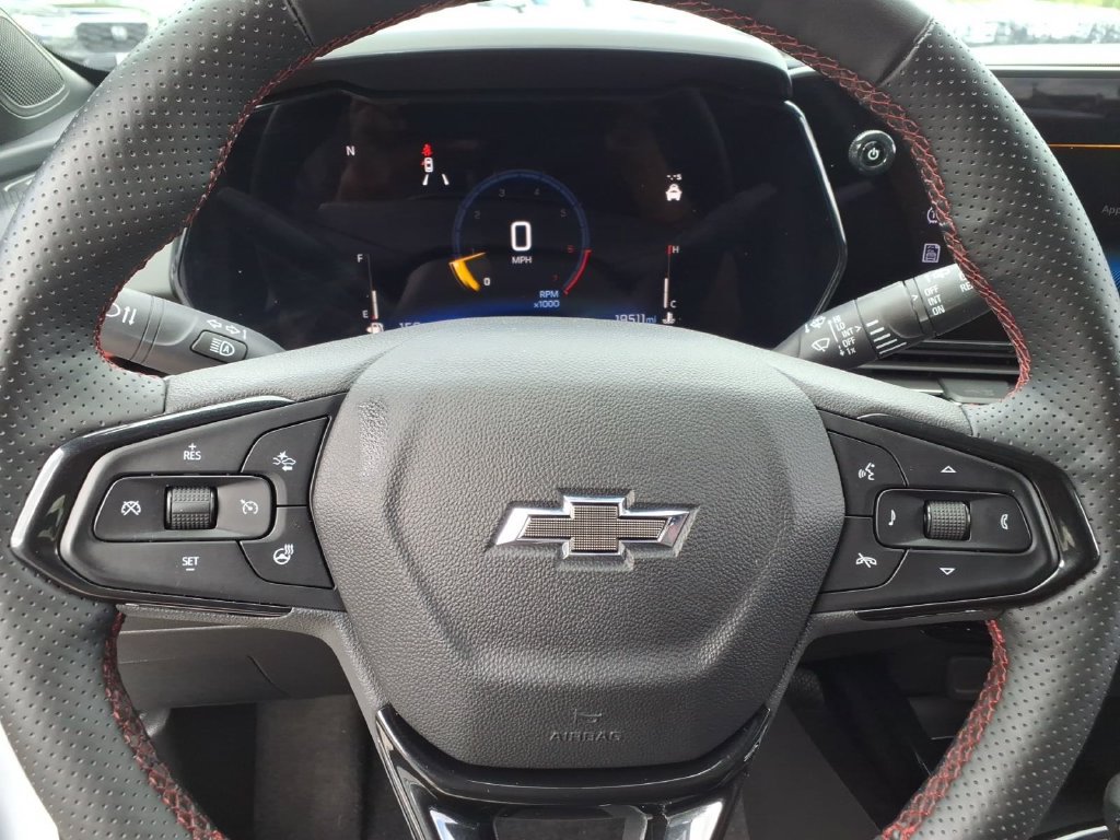 Used 2025 Chevrolet Trax RS w/ Driver Confidence Package FWD image 29