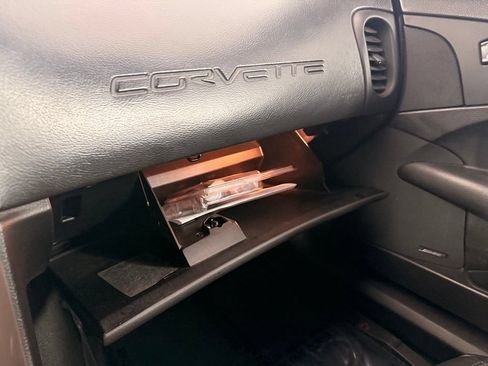 Used 2007 Chevrolet Corvette Convertible w/ Preferred Equipment Group RWD image 38