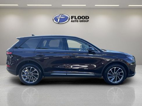 Used 2023 Lincoln Corsair AWD w/ Equipment Group 101A image 4