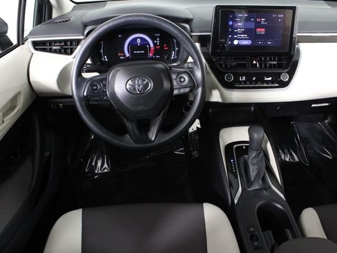 Used 2026 Toyota Corolla LE image 7