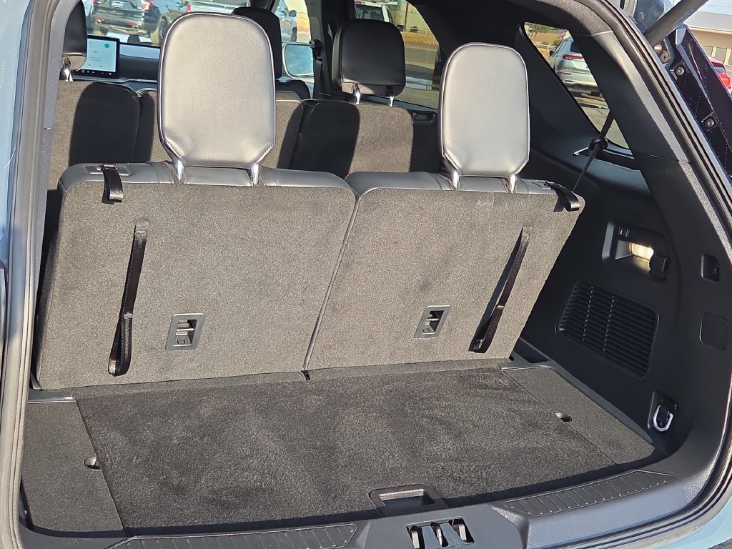 Used 2025 Ford Explorer ST-Line RWD image 12