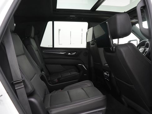 Used 2024 GMC Yukon Denali w/ Advanced Technology Package AWD/4WD image 15