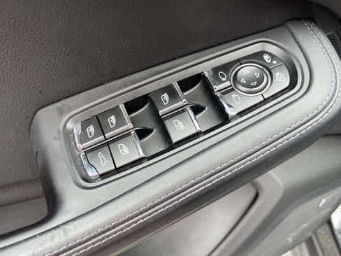 Used 2020 Porsche Macan Turbo image 11