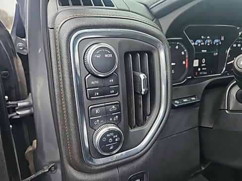 Used 2022 GMC Sierra 1500 AT4 w/ AT4 Premium Package image 18