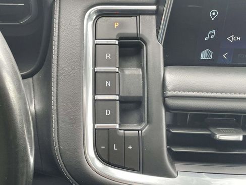 Used 2024 Chevrolet Tahoe Z71 w/ Luxury Package AWD/4WD image 26