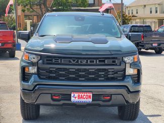 New 2026 Chevrolet Silverado 1500 Custom Trail Boss w/ LPO, Dark Essentials Package video 2