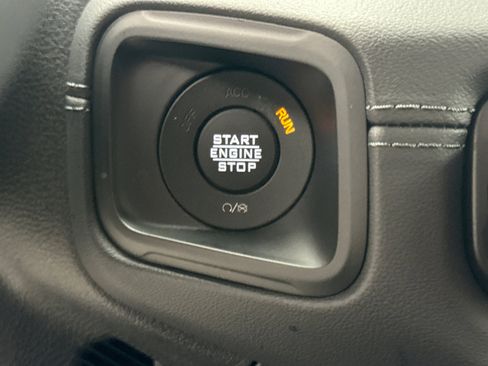 Used 2024 Jeep Wrangler Unlimited Rubicon image 19