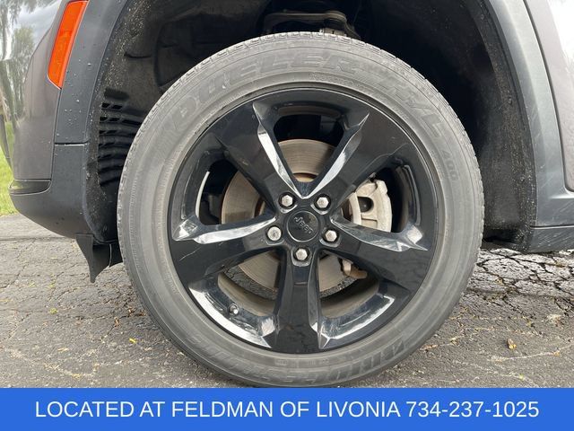 Used 2023 Jeep Grand Cherokee L Laredo AWD/4WD image 32