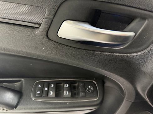 Used 2014 Chrysler 300 S RWD image 11