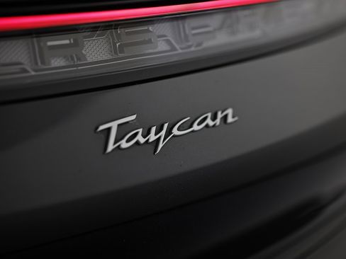 Certified 2024 Porsche Taycan image 15