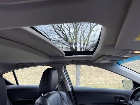 Used 2013 Acura ILX w/ Premium Package image 22