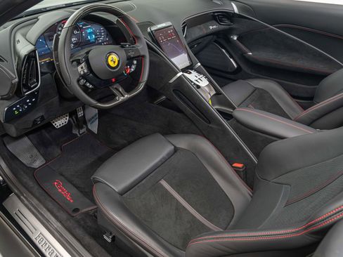Certified 2025 Ferrari Roma Spider RWD image 31