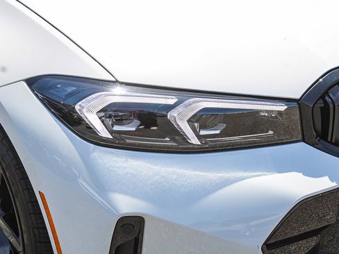 New 2026 BMW 330i Sedan w/ M Sport Package RWD image 8