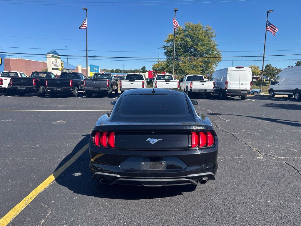 Used 2020 Ford Mustang Coupe RWD image 6