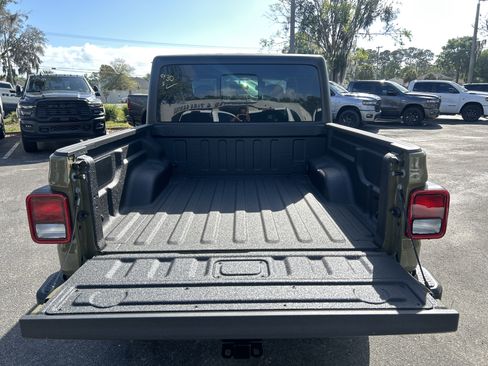 New 2026 Jeep Gladiator Sport image 7