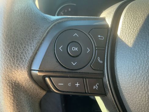 Used 2025 Toyota RAV4 XLE image 19