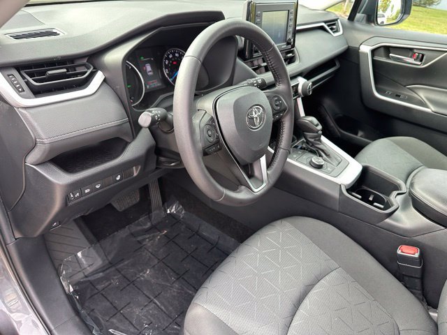 Used 2022 Toyota RAV4 XLE w/ XLE Grade Weather Package AWD/4WD image 19