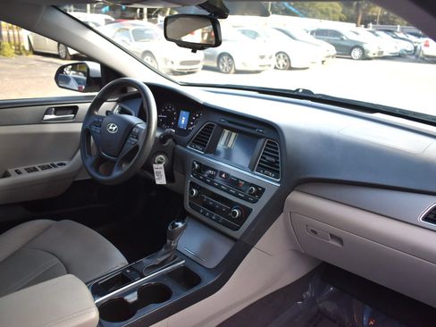 Used 2016 Hyundai Sonata SE FWD image 11