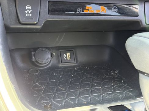 Used 2024 Toyota RAV4 XLE w/ Convenience Package AWD/4WD image 11