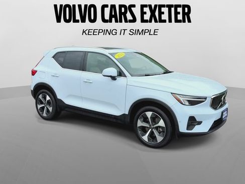 Certified 2024 Volvo XC40 B5 Plus w/ Climate Package AWD/4WD image 2