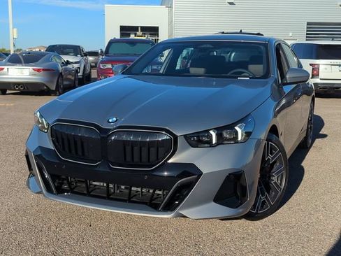 Used 2026 BMW 530i w/ M Sport Package RWD image 3