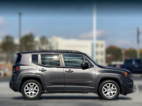 Used 2018 Jeep Renegade Latitude image 7