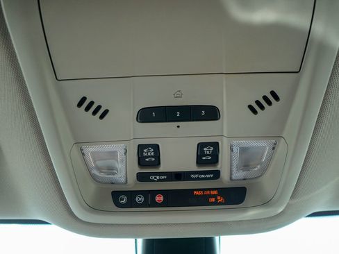 Used 2021 Buick Enclave Avenir w/ Avenir Technology Package image 30