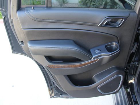 Used 2018 Chevrolet Tahoe 2WD w/ Remote Keyless Entry Package image 23