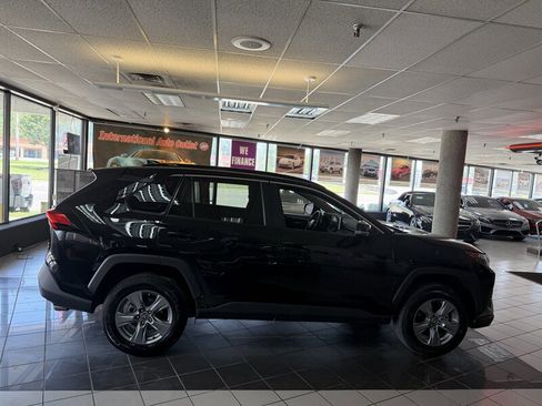 Used 2025 Toyota RAV4 XLE AWD/4WD image 19