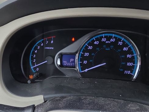 Used 2012 Toyota Sienna XLE image 10