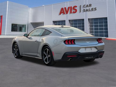 Used 2024 Ford Mustang Premium image 9