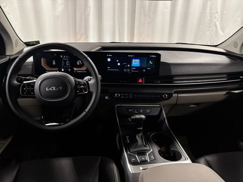 New 2026 Kia Carnival FWD image 4