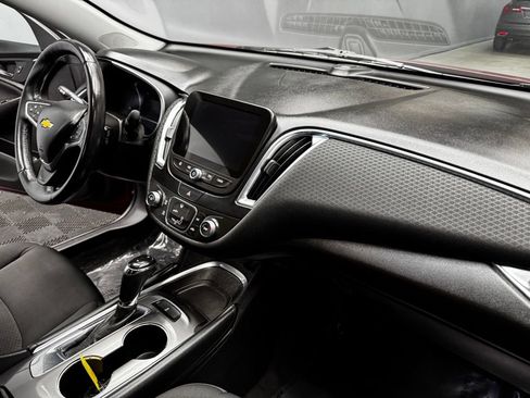 Used 2018 Chevrolet Malibu LT image 53